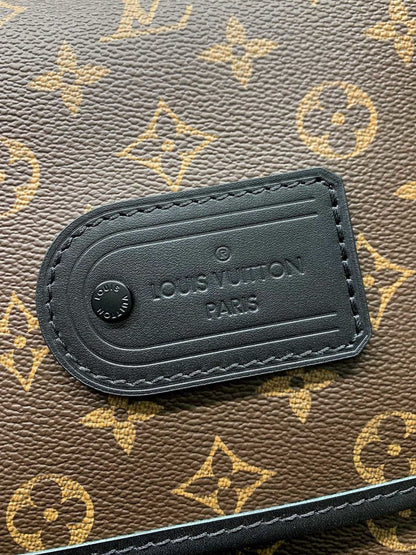 Louis Vuitton M46972 LV Trail Messenger
