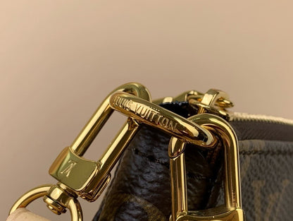Louis Vuitton M82766 Pochette Accessoires