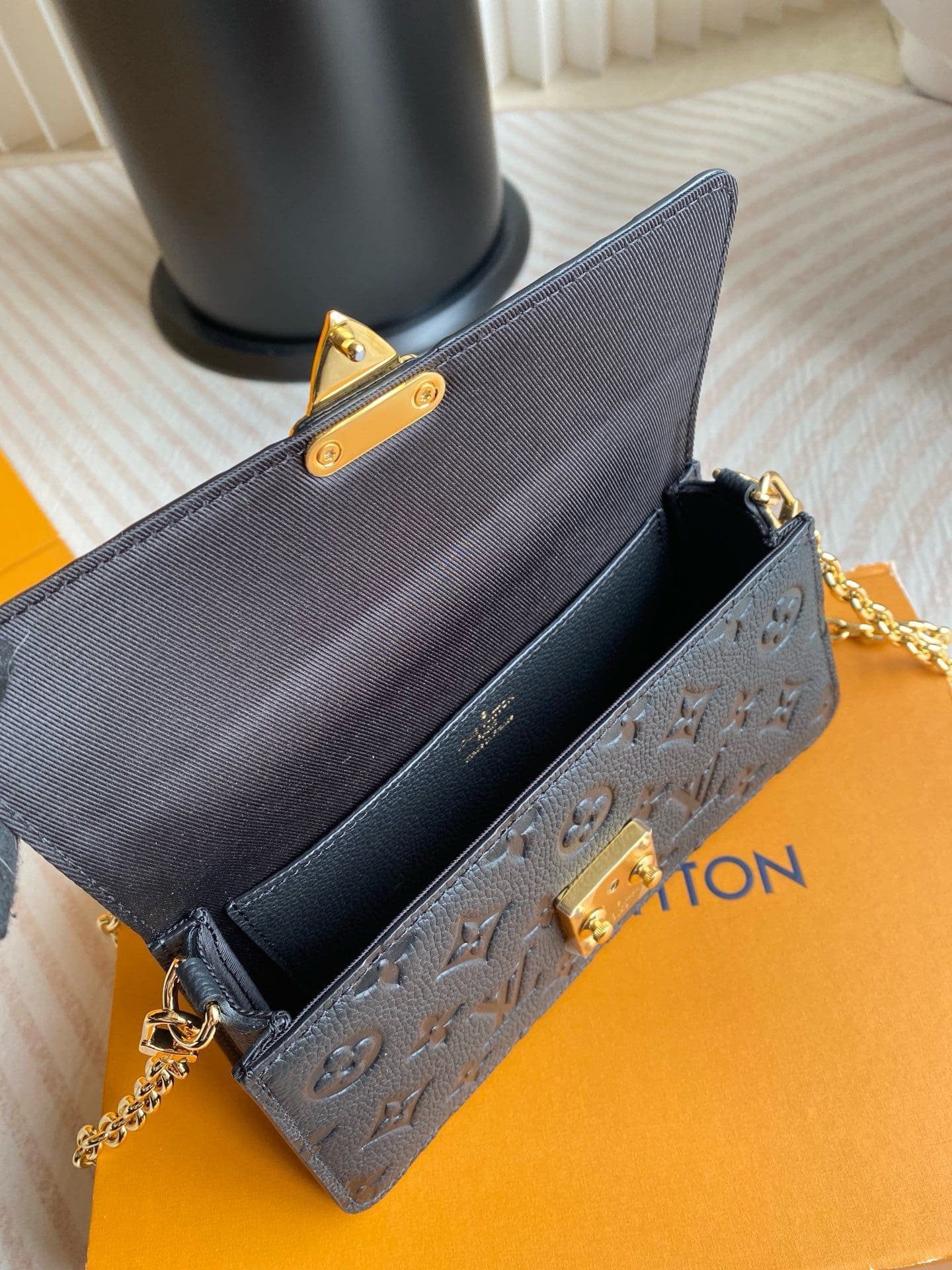 Louis Vuitton M82637 WALLET ON CHAIN METIS handbags