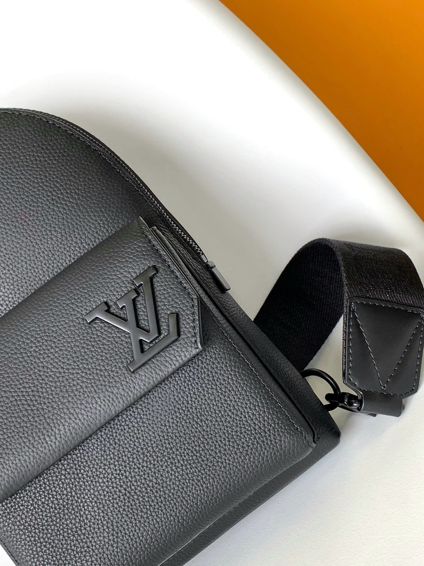 Louis Vuitton M23736 Pilot Slingbag