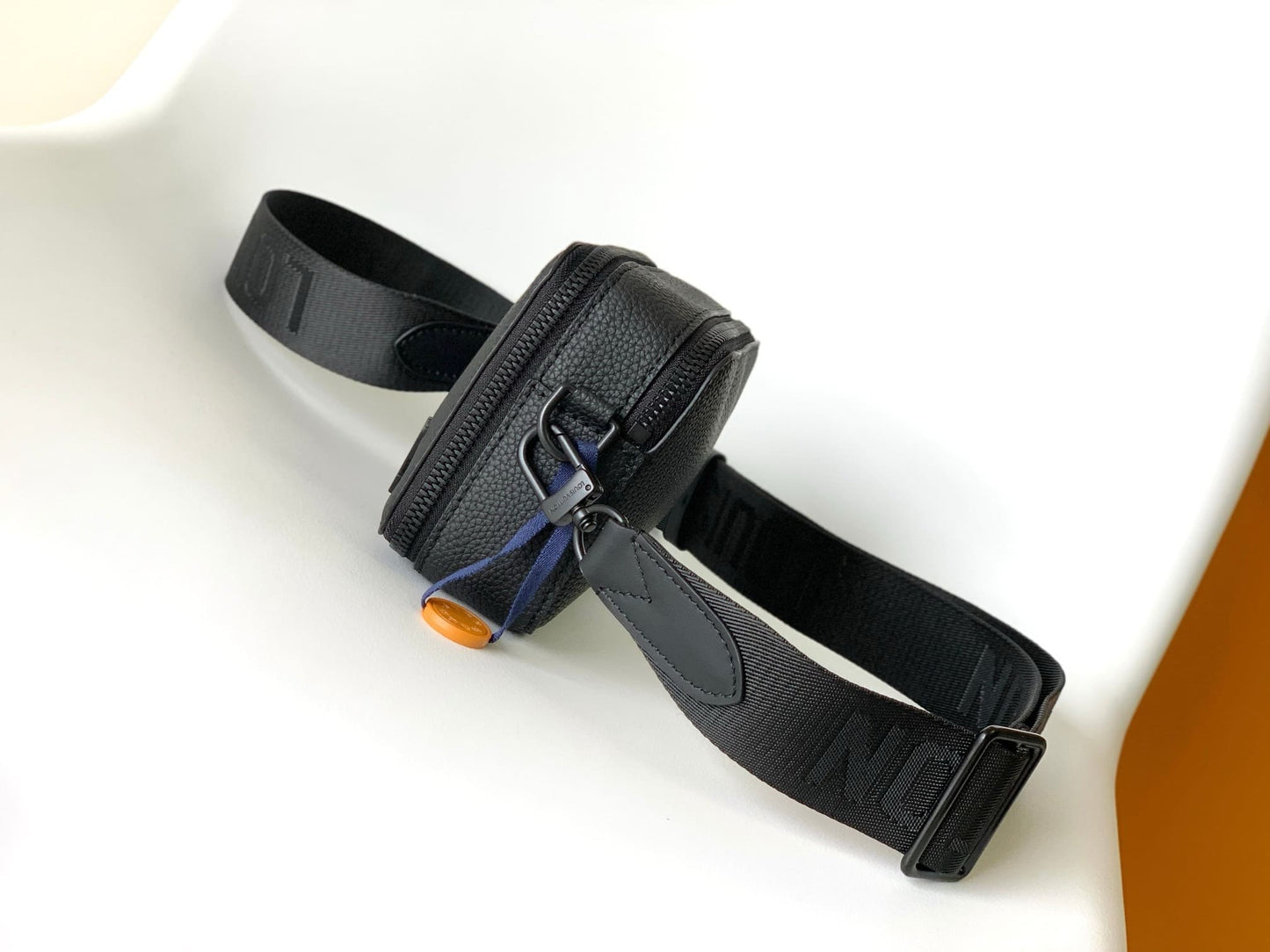 Louis Vuitton M59161 Alpha Wearable Wallet