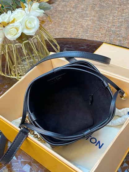 Louis Vuitton M82885 Noé Purse LV Charms