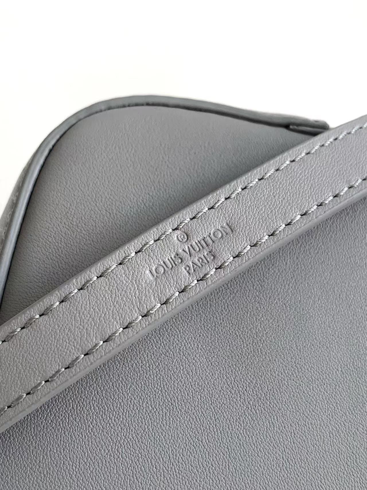 Louis Vuitton M12749 Néonoé BB