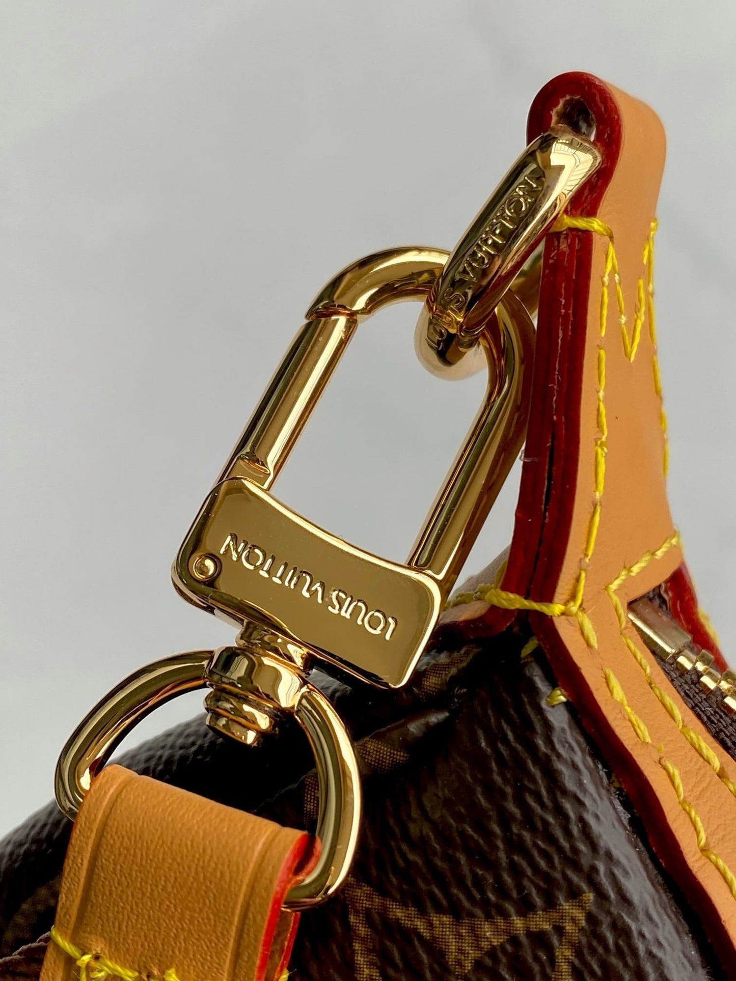 Louis Vuitton M12939 Looping