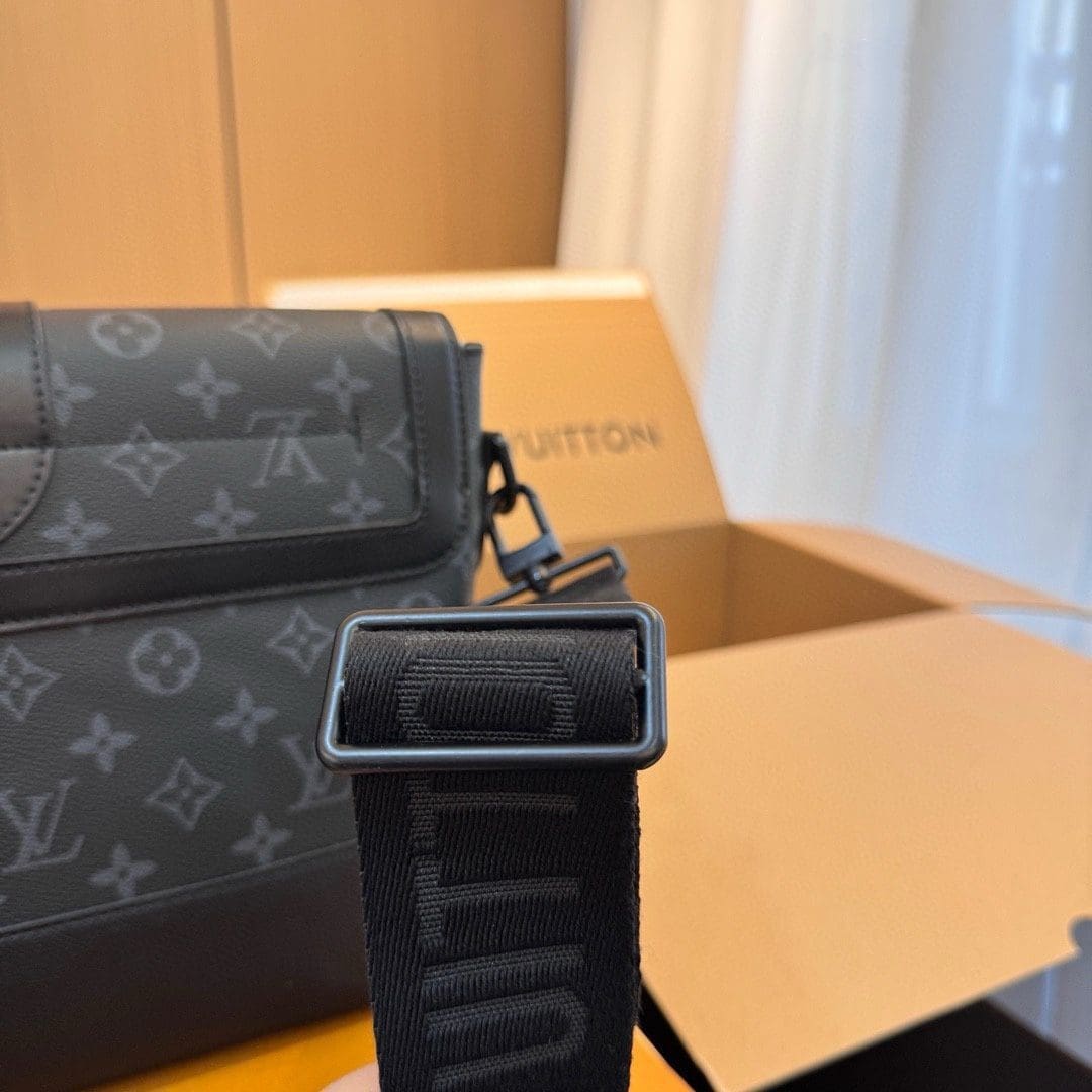 Louis Vuitton M45911 Saumur Messenger Bag