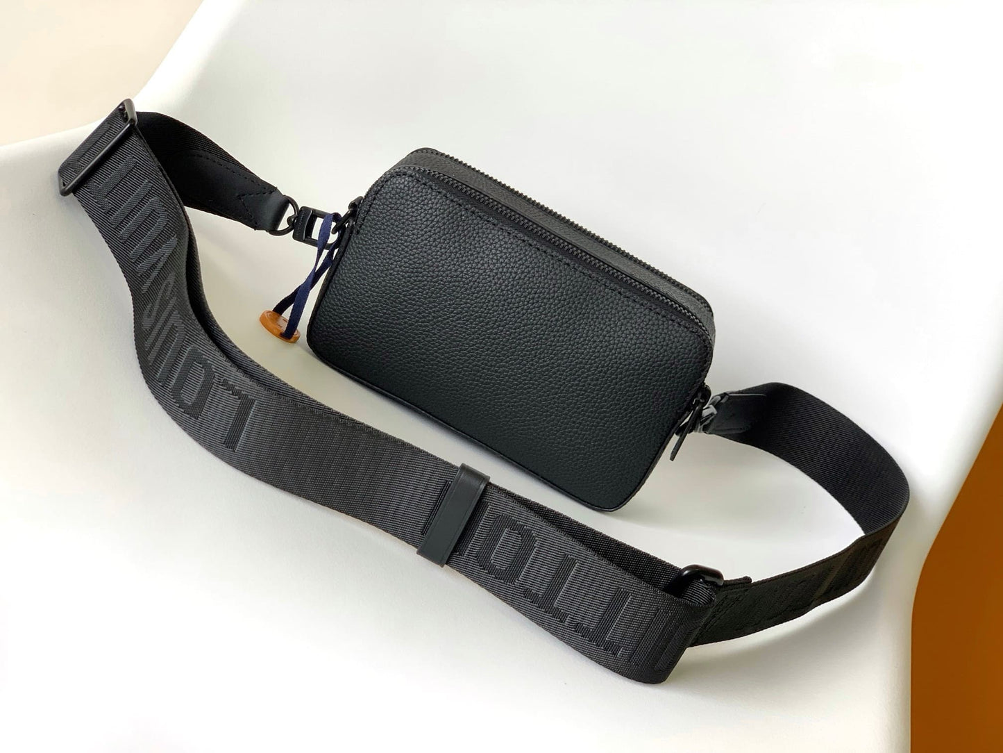 Louis Vuitton M59161 Alpha Wearable Wallet