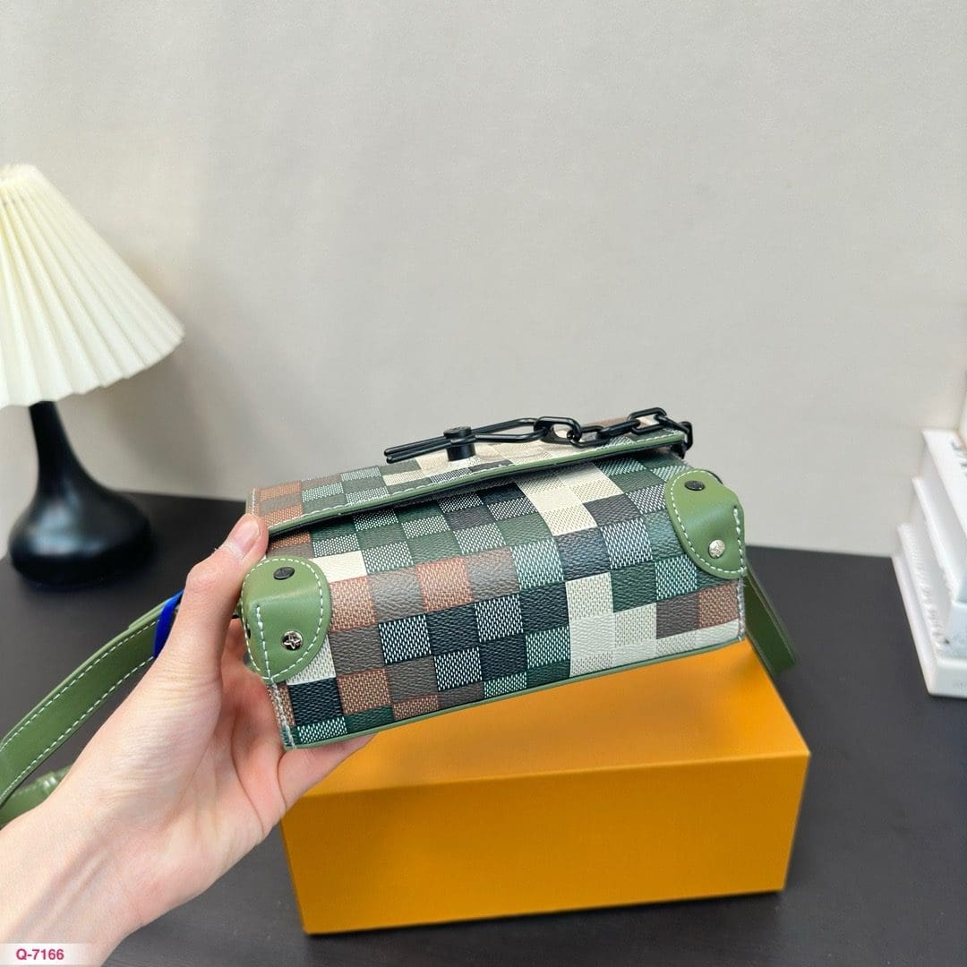 Louis Vuitton M83172 Steamer Wearable Wallet