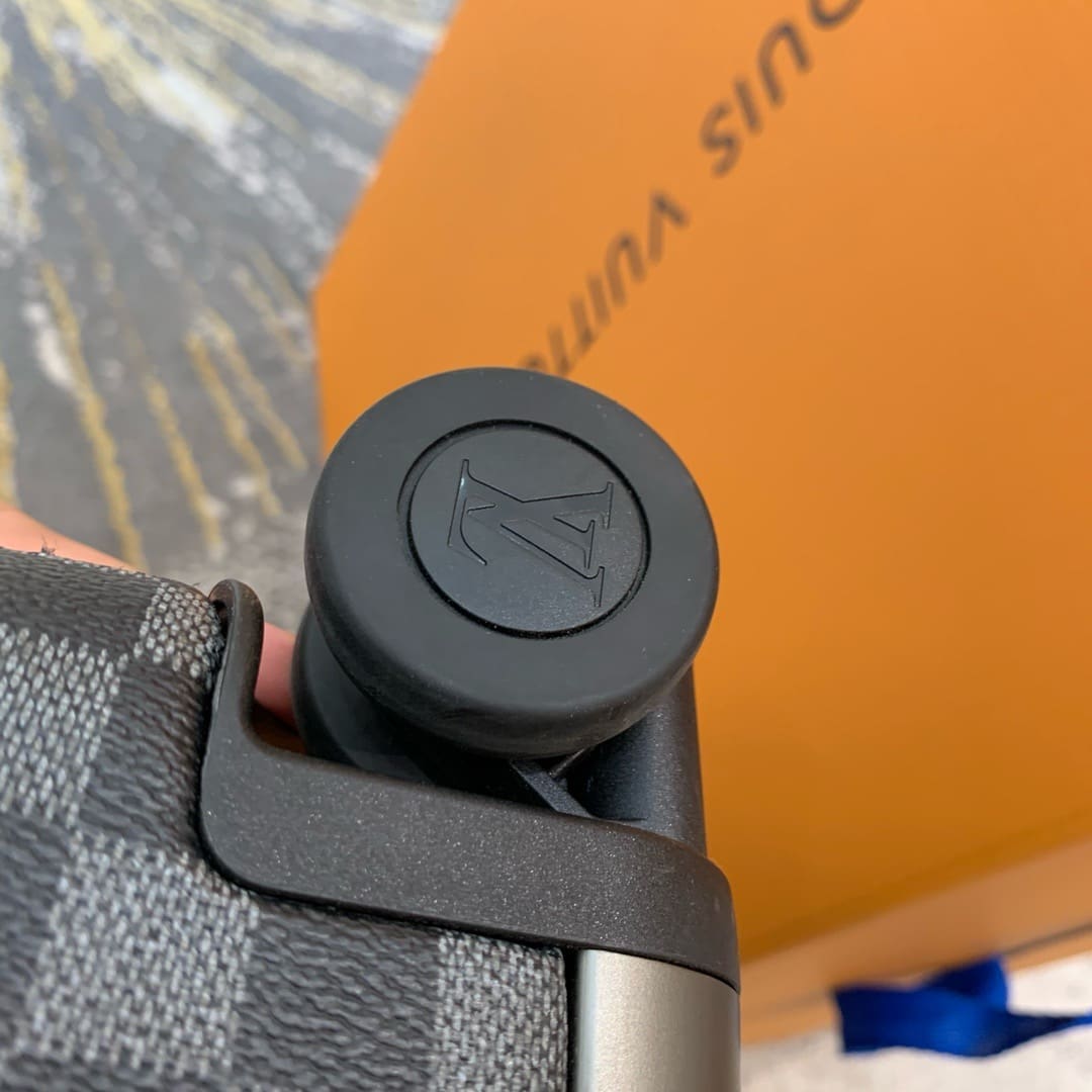 Louis Vuitton N23209 Horizon 55