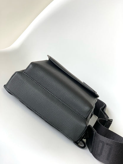 Louis Vuitton M23736 Pilot Slingbag
