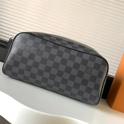 Louis Vuitton N40127 DOPP toiletry bag