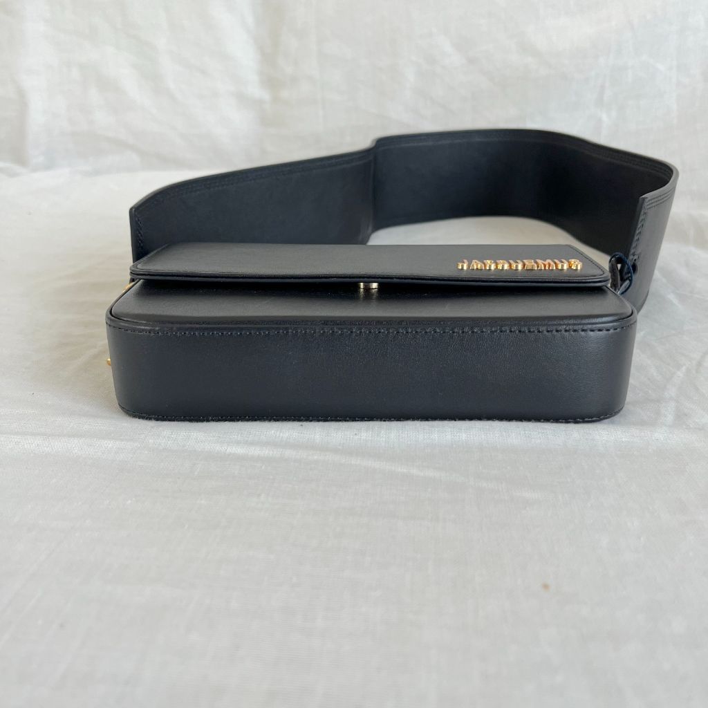 Jacquemus Le Carinu shoulder bag