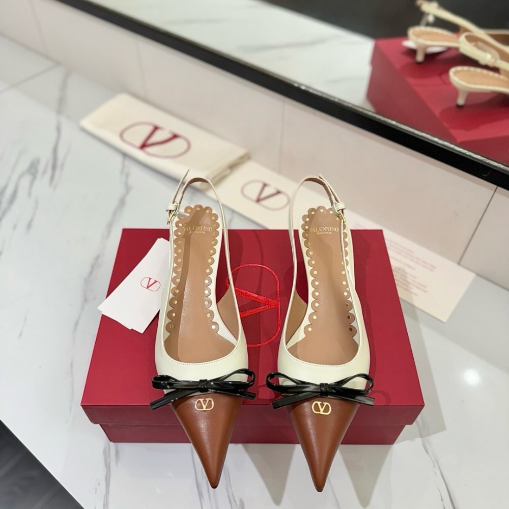 VALENTINO BEPOINTY SLINGBACK PUMPS IVORY AND TOBACCO 6W2S0LL3YEA CVM