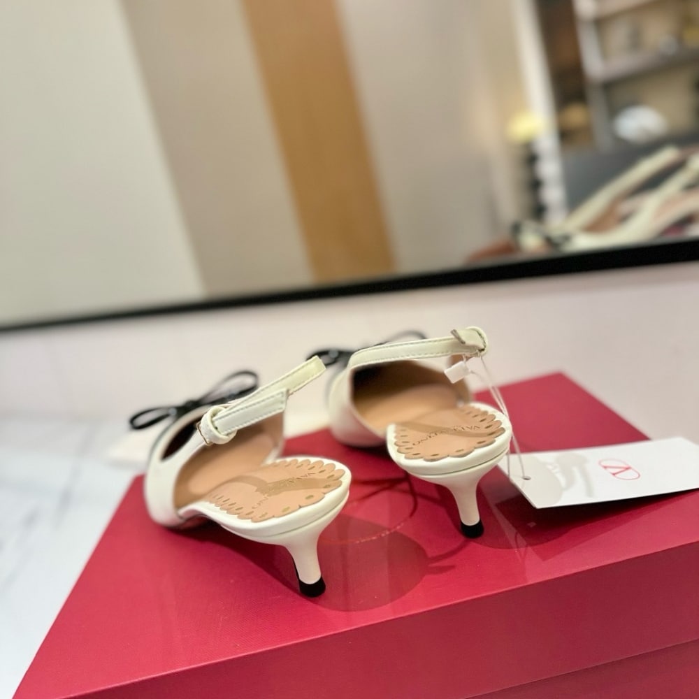 VALENTINO BEPOINTY SLINGBACK PUMPS IVORY AND TOBACCO 6W2S0LL3YEA CVM