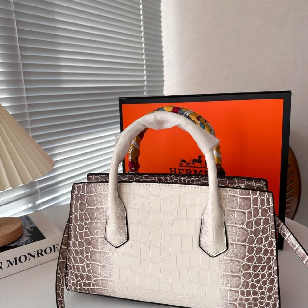 HERMES KELLY HIMALAYA BLANC 18CM
