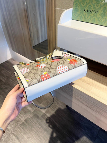 Gucci  Padlock Small Berry