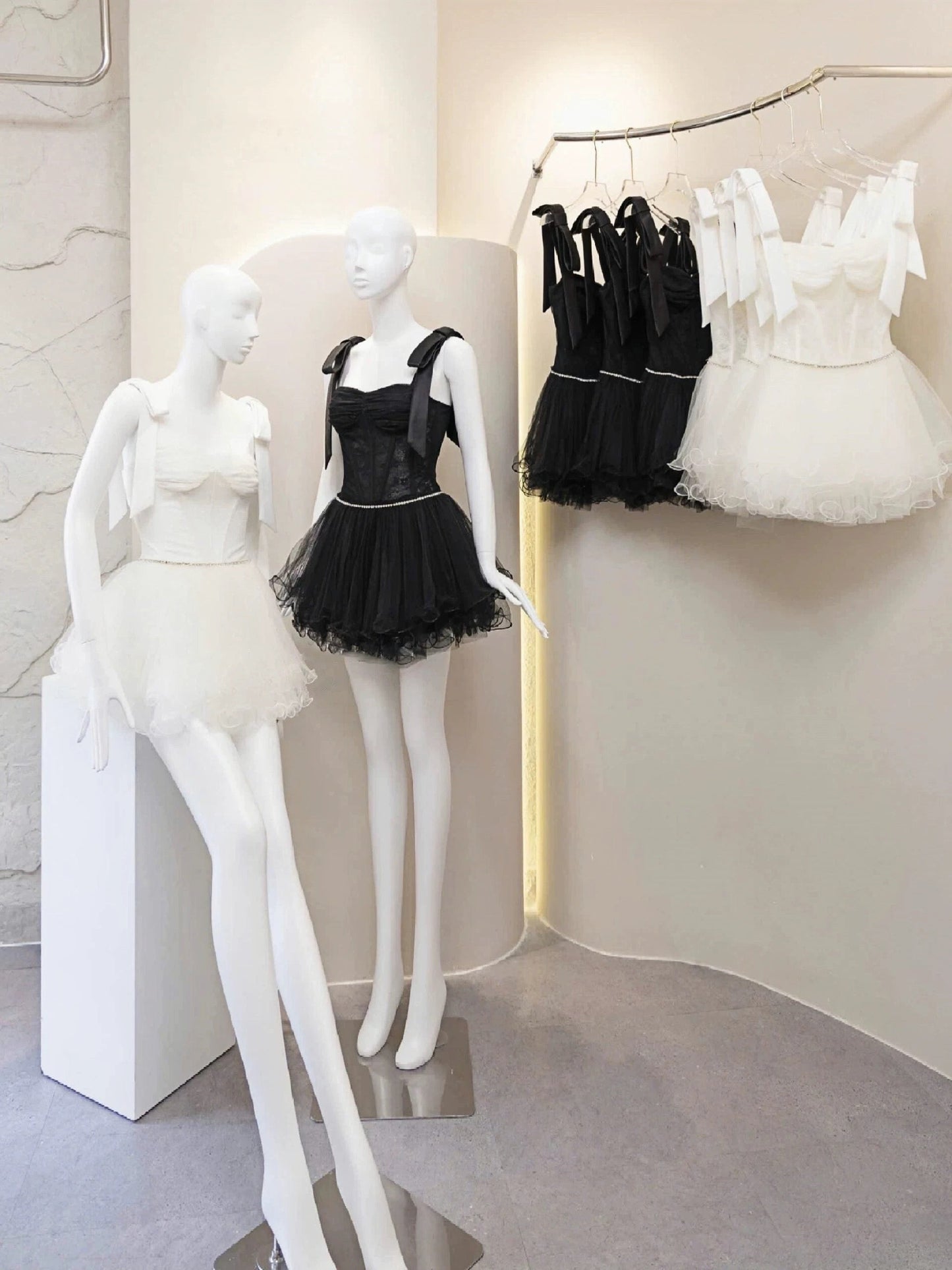 Cute A Line Straps Little Black Dress Party Dresses Short Formal Homecoming Dresses Night Chic Elegant Short Dresses Cocktail Dress 16th Birthday Outfits Tulle Hoco Dresses DH2770