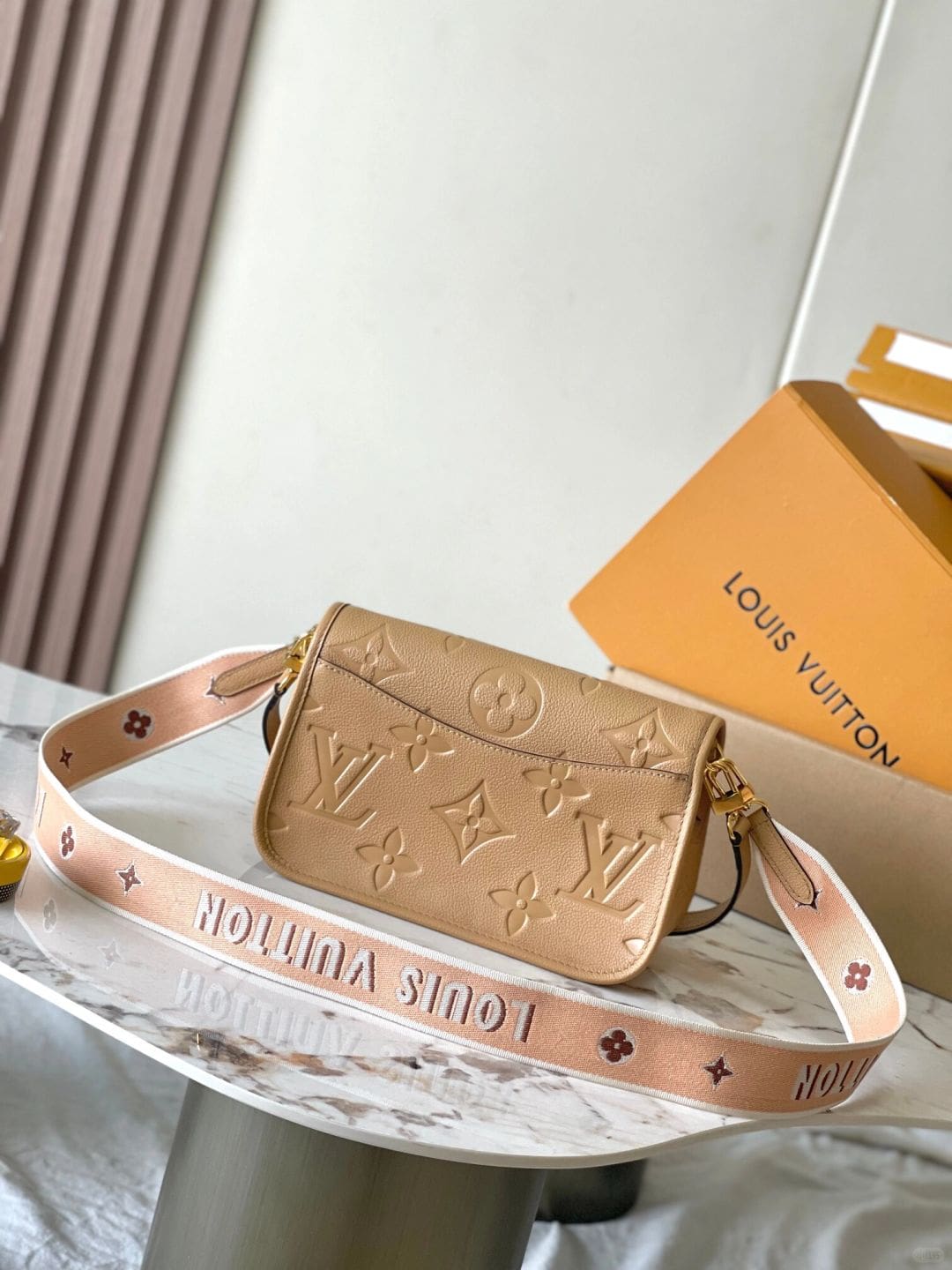 Louis Vuitton M11817 Diane