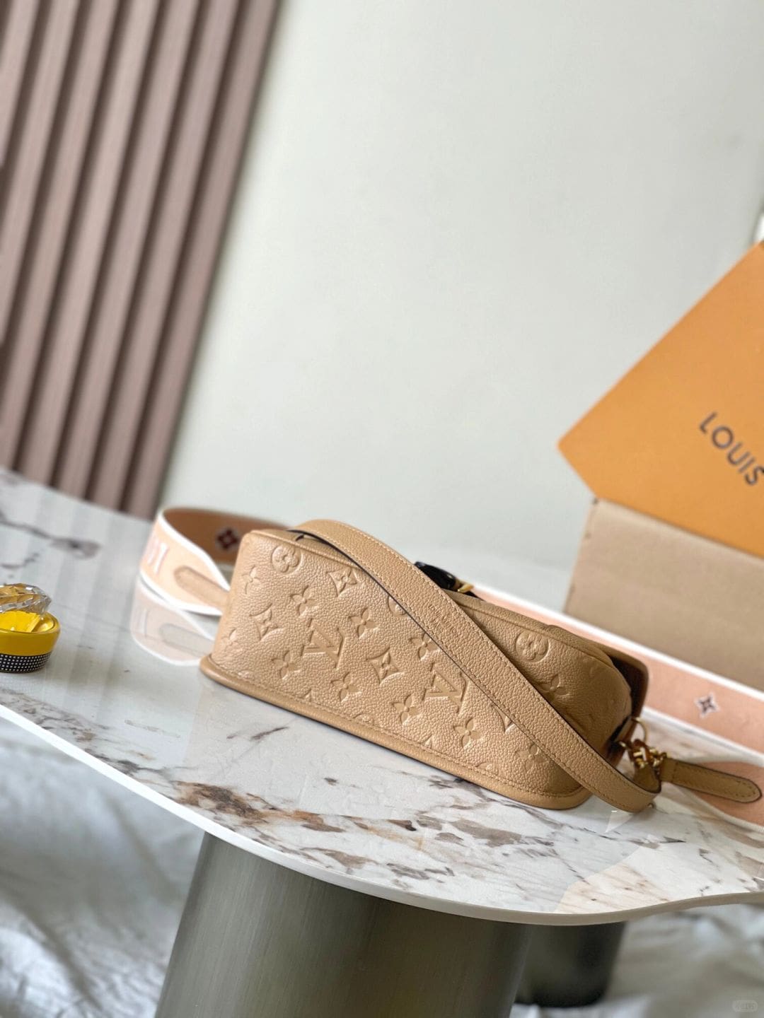 Louis Vuitton M11817 Diane