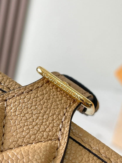 Louis Vuitton M11817 Diane