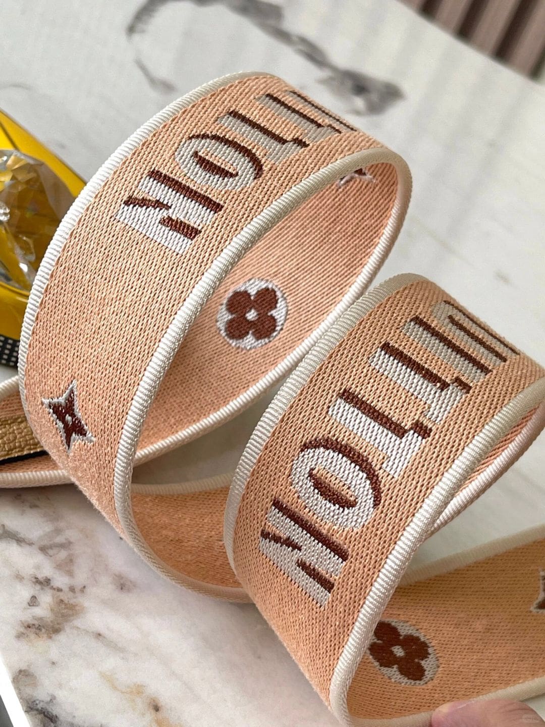 Louis Vuitton M11817 Diane