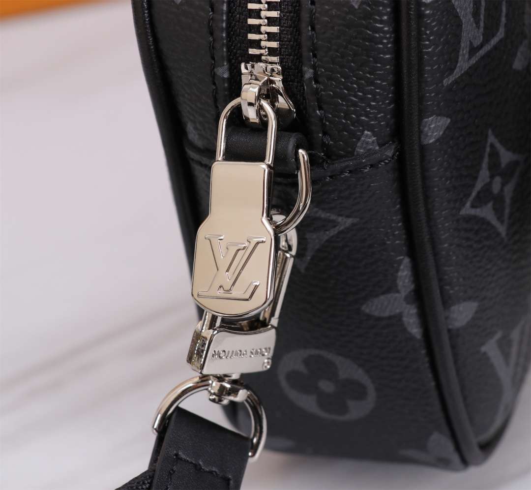 LV Nano Porte Documents Voyage Monogram Eclipse
