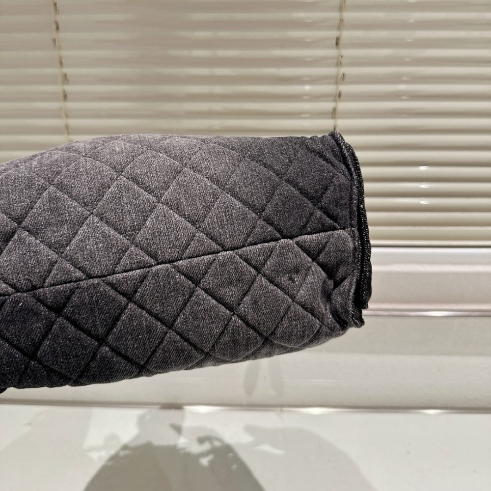 CHANEL 25 SMALL HANDBAG WASHED DENIM BLACK 30CM AS5293 B20520 U0725