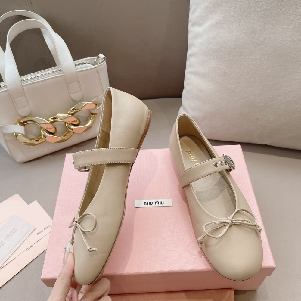 MIUMIU LEATHER BALLERINAS IN IVORY  5F210E 070 F0304 F 005