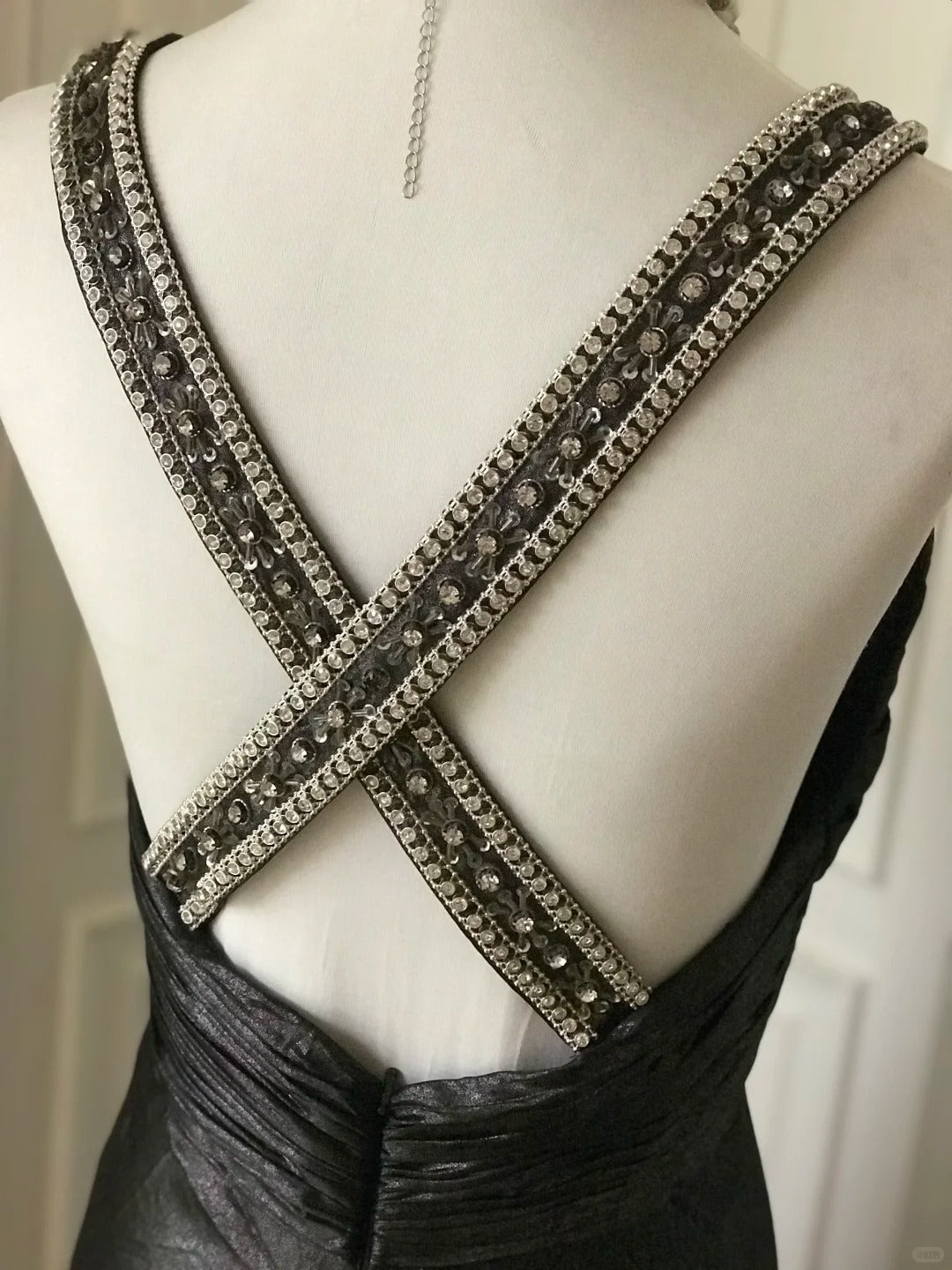 ___Black beaded mysterious and noble black swan vintag Downton Abbey deep V long satin ball gown evening dress gh4390