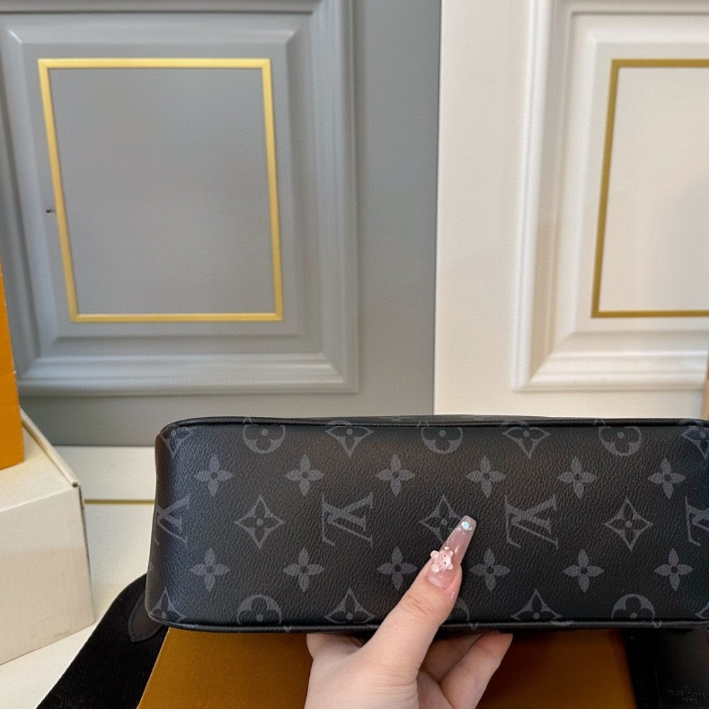 LOUIS VUITTON POCHETTE ACCESSOIRE XL BLACK 27CM M11741