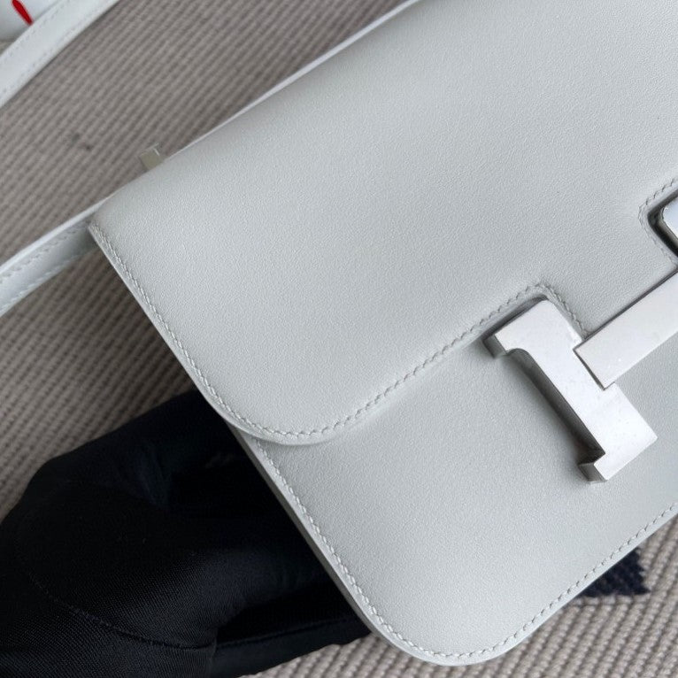 H CONSTANCE SWIFT WHITE SILVER HARDWARE 18CM