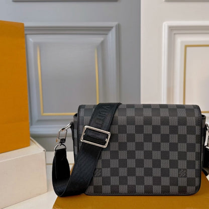 LOUIS VUITTON STUDIO MESSENGER DAMIER BLACK AND GREY 23CM N50007