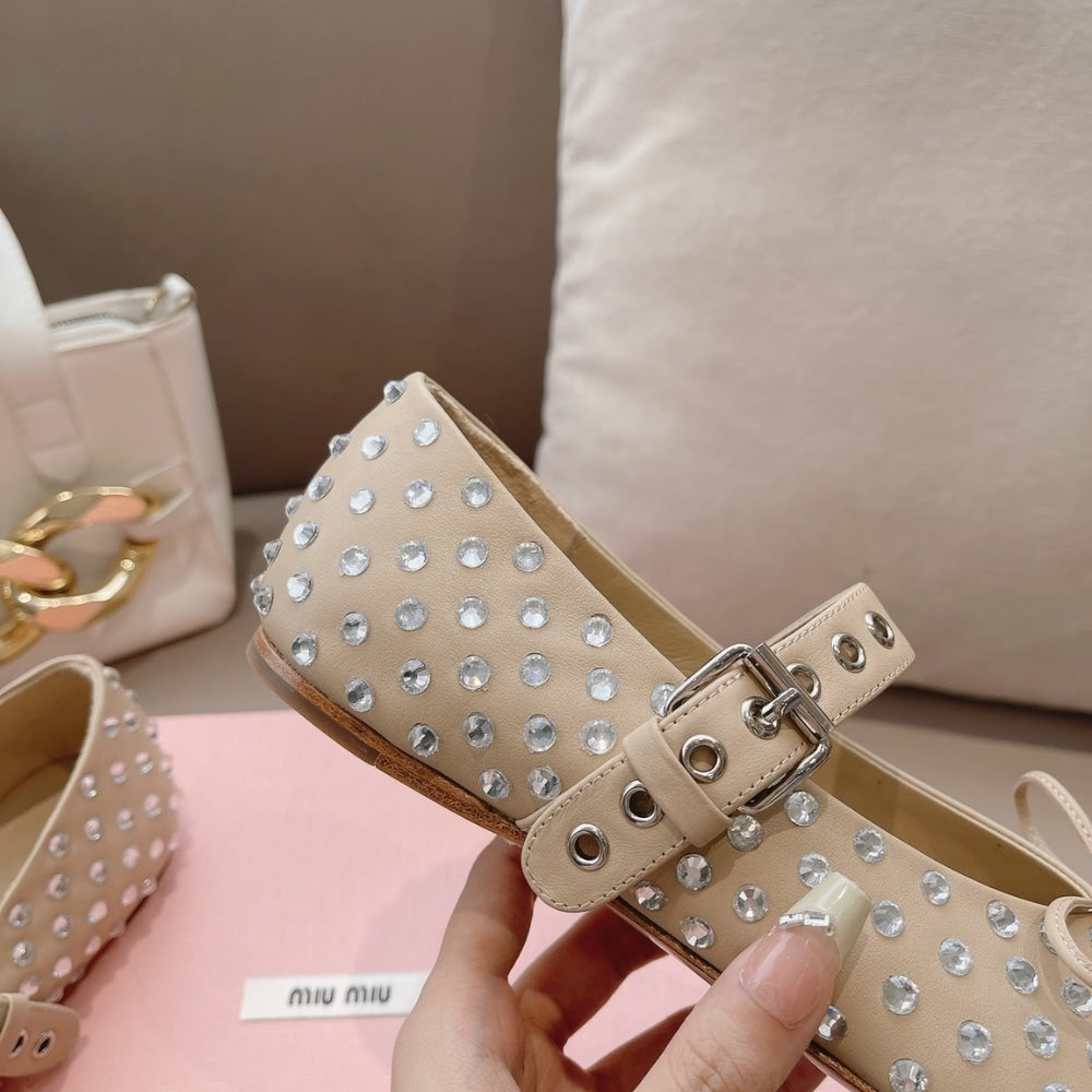 MIUMIU LEATHER BALLERINAS IN BEIGE