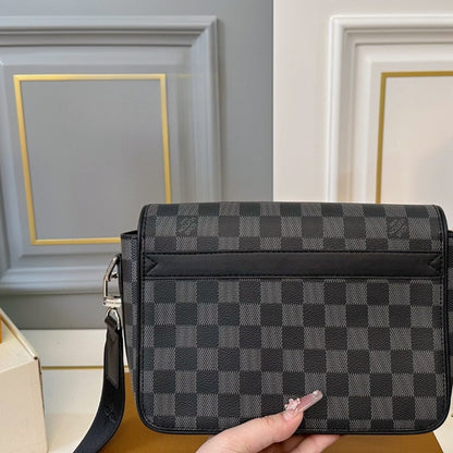 LOUIS VUITTON STUDIO MESSENGER DAMIER BLACK AND GREY 23CM N50007