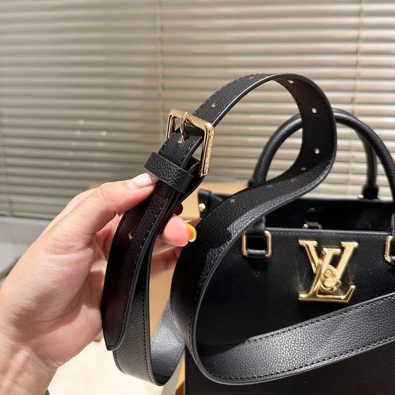 Louis Vuitton OLOCK & GO BLACK M22311