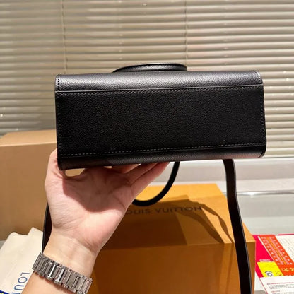 Louis Vuitton OLOCK & GO BLACK M22311