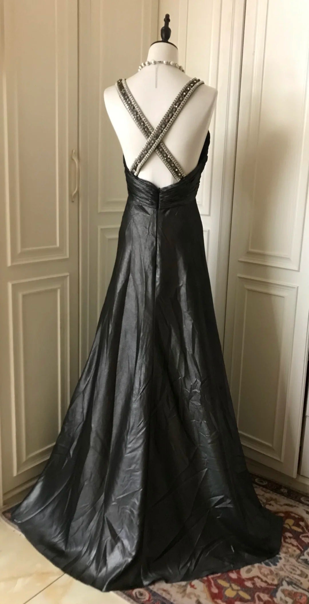 ___Black beaded mysterious and noble black swan vintag Downton Abbey deep V long satin ball gown evening dress gh4390
