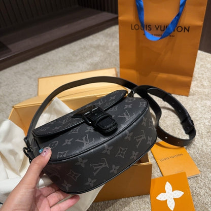 LOUIS VUITTON MONTSOURIS MESSENGER PM MONOGRAM ECLIPSE CANVAS BLACK 19CM M12519