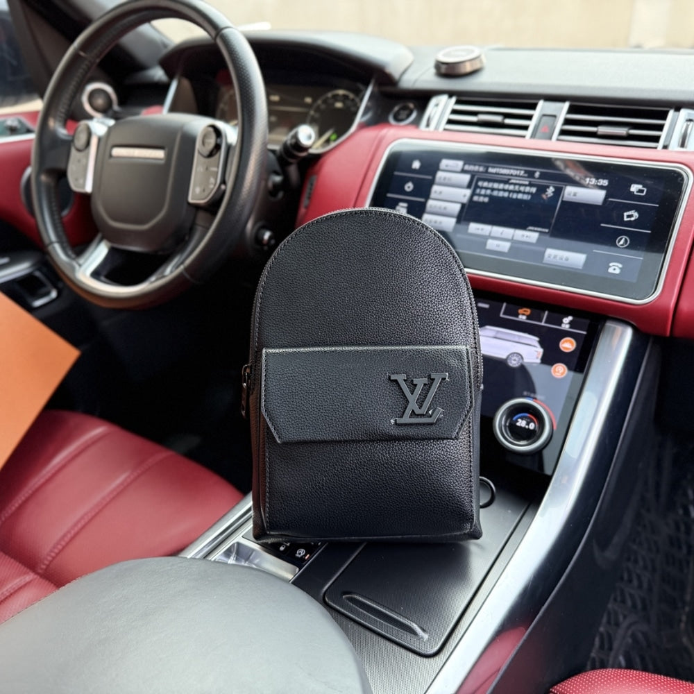 LOUIS VUITTON PILOT SLINGBAG BLACK 20CM M23736