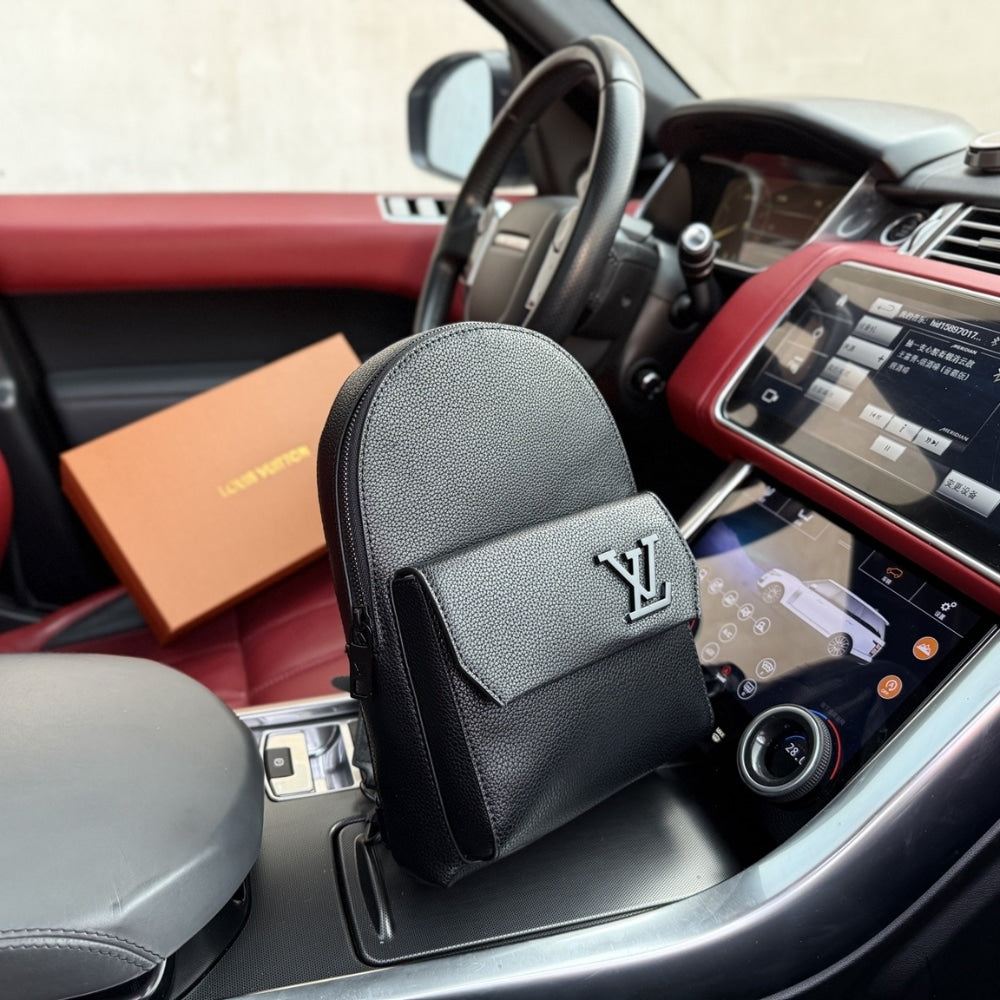 LOUIS VUITTON PILOT SLINGBAG BLACK 20CM M23736