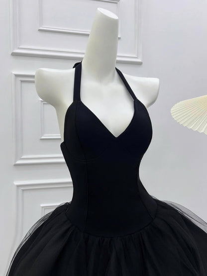 Cute Ball Gown Halter Little Black Dress Party Dresses Short Formal Homecoming Dresses Night Chic Elegant Short Dresses Cocktail Dress 16th Birthday Outfits Hoco Dresses DH2769