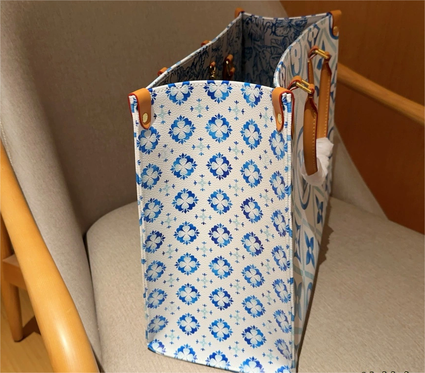 Louis Vuitton M11262 OnTheGo MM