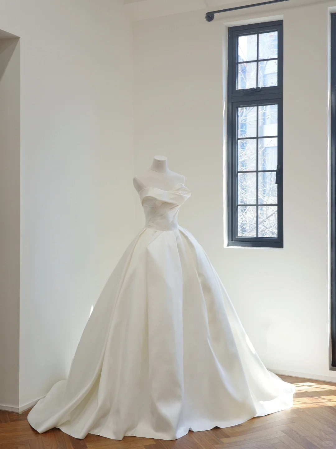 (without veil)White Fashion Fairy Elegant Long Satin Long Trailing Prom Dress Evening Dress Wedding Dress gh5062