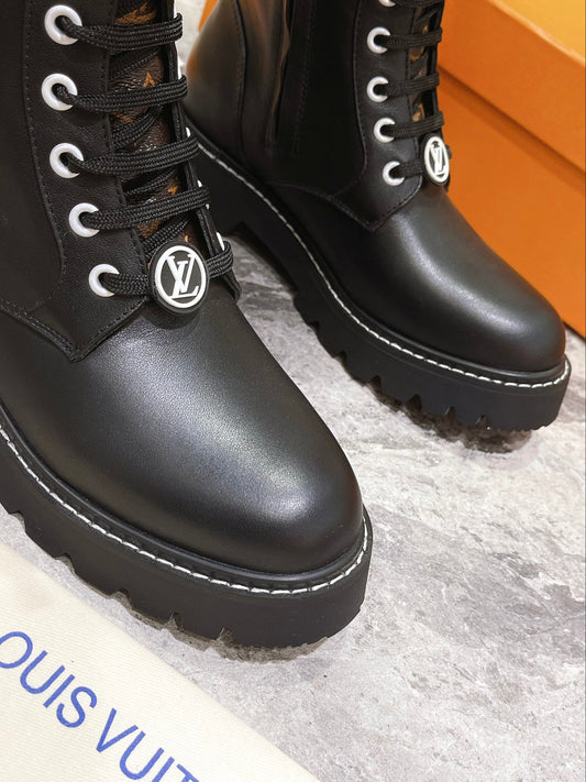 Premium LUV BOOTS 040