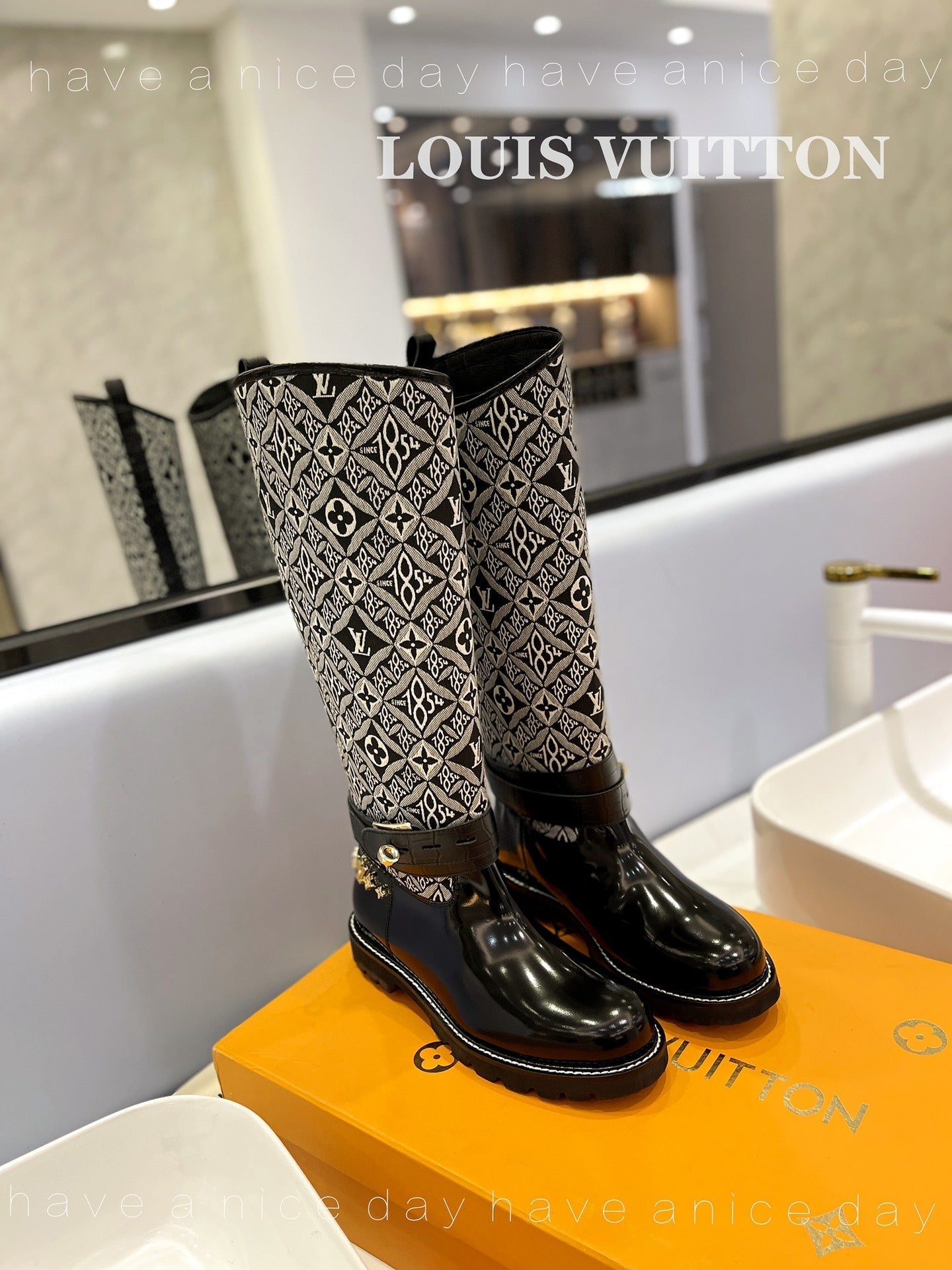 Premium LUV BOOTS 027