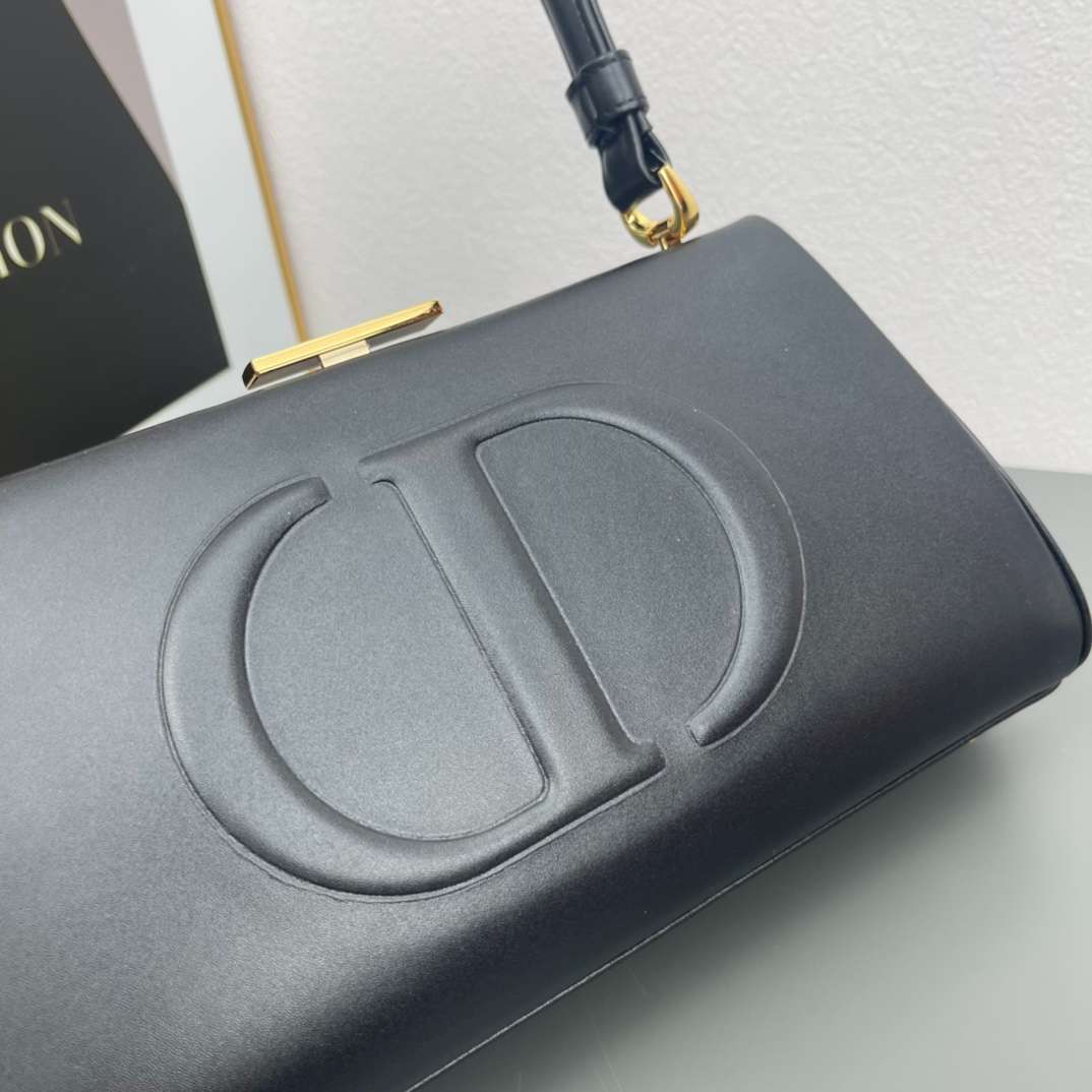 Dior CD Signature Bag With Strap