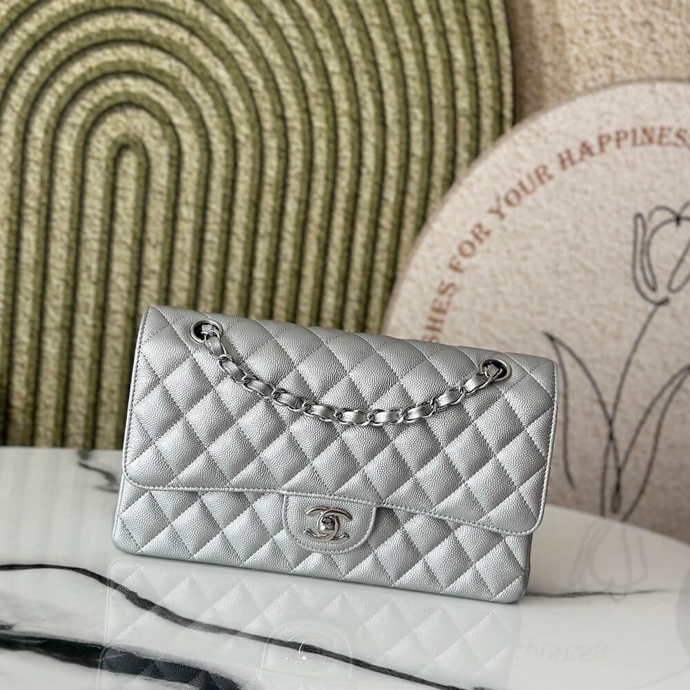 CHANEL Classic Flap Medium