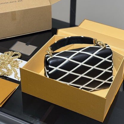 LOUIS VUITTON GO 14 PM BLACK AND WHITE 23CM M14849