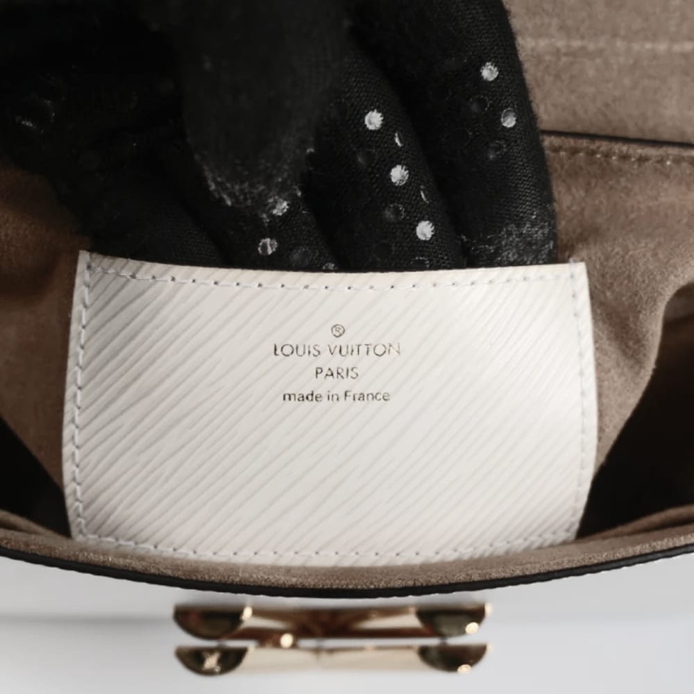 LOUIS VUITTON TWIST MM WHITE 23CM M21111