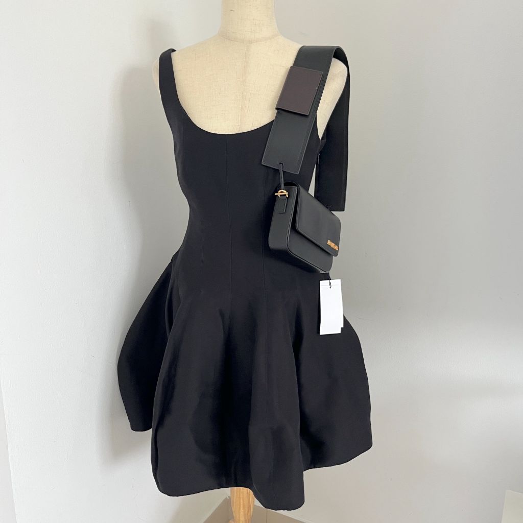 Jacquemus Le Carinu shoulder bag