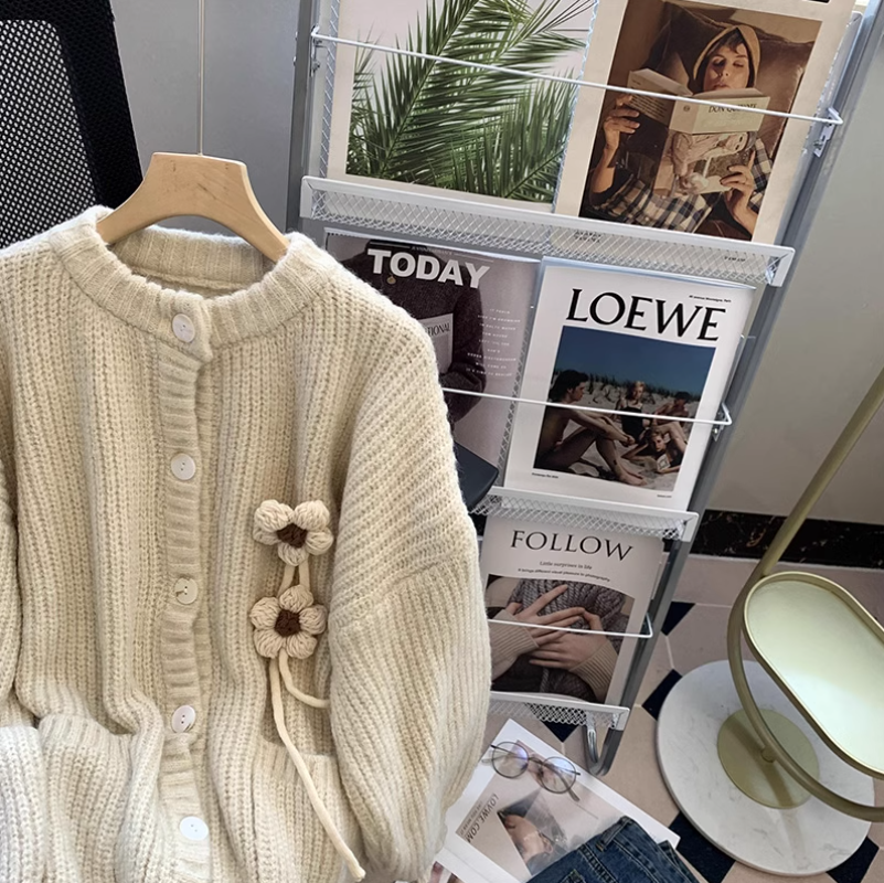 Retro Gentle Style Thick Round Neck Knitted Cardigan  ED0222